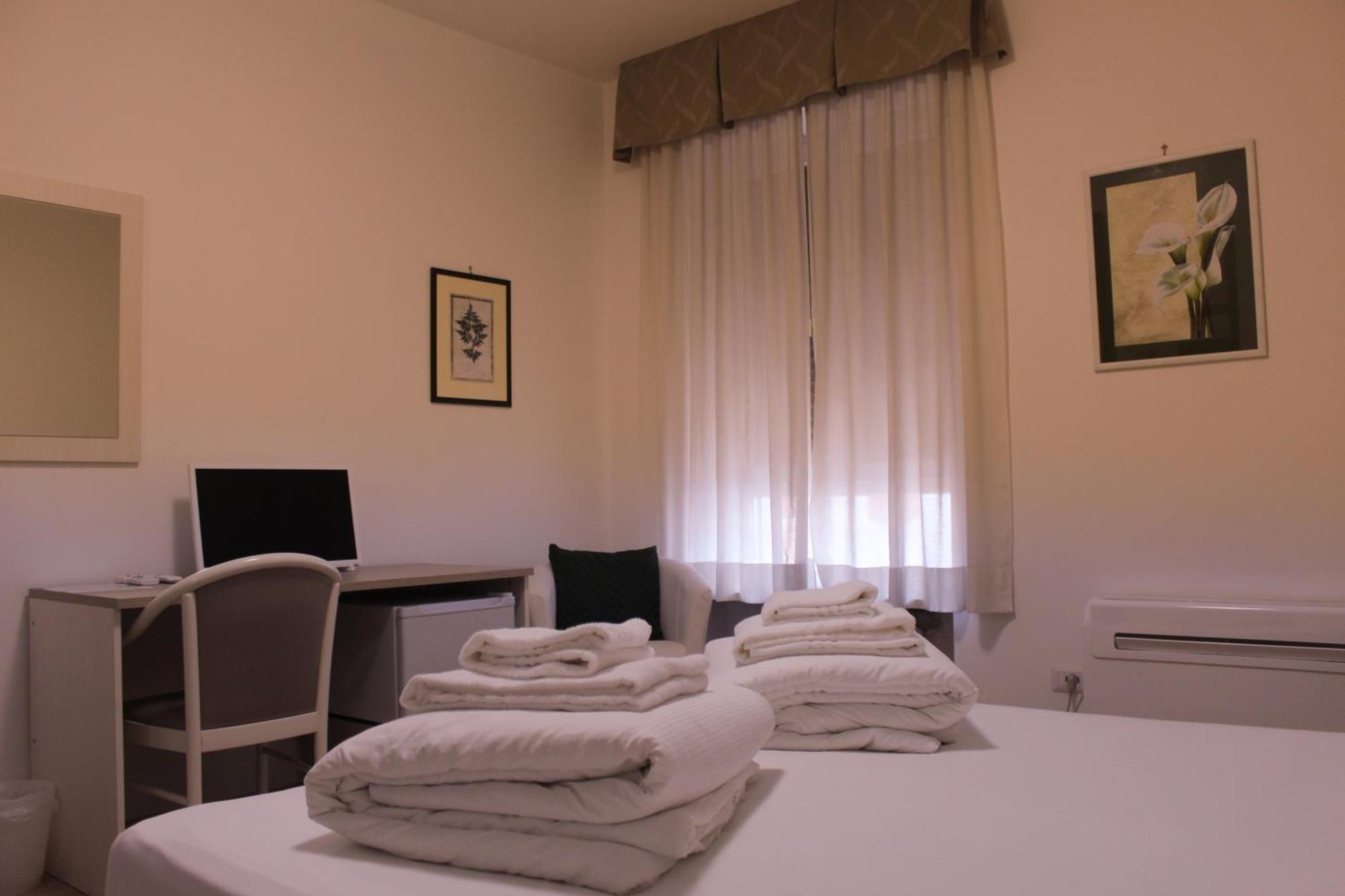 Hotel Roma 帕尔马诺瓦 外观 照片